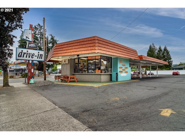 1270 W Harvard Ave, Roseburg, OR 97471